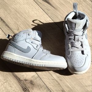 Boys Nike Jordan 1 size 8